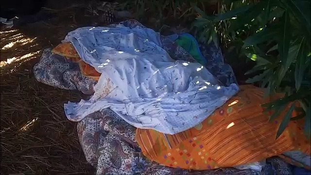 Aversa (CE) - Area standard vicino cimitero è un bivacco per extracomunitari (27.07.15)