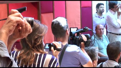Napoli - Bagnoli, de Magistris: "Non abbiamo paura di Renzi e dei suoi ricatti" (30.07.15)