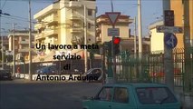 Aversa (CE) - Il semaforo di Via Garofano torna a funzionare, ma solo per le auto (23.07.15)