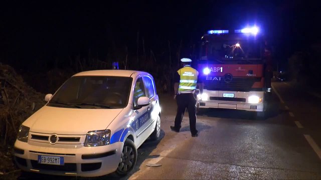 Giugliano (NA) - Esplode fabbrica di fuochi d'artificio a Lago Patria -live- (18.07.15)