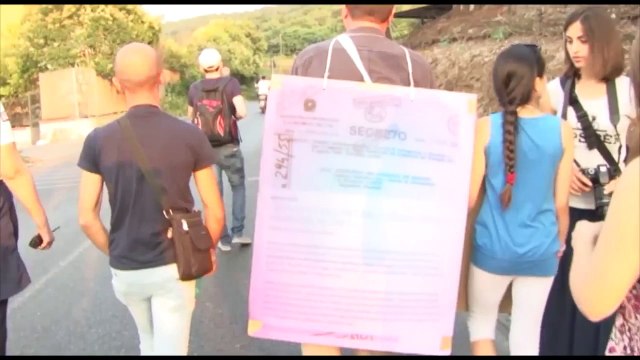 Napoli - Il M5S sulla discarica di Pianura (11.07.15)