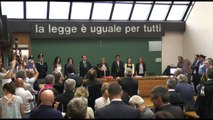 Napoli - Compravendita senatori, Berlusconi condannato a tre anni (08.07.15)