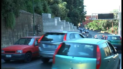 Napoli - Capodimonte, il monumento alla bruttezza (04.07.15)