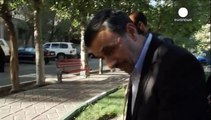 Iran, Ahmadinejad saggia il terreno per un possibile ritorno alla politica