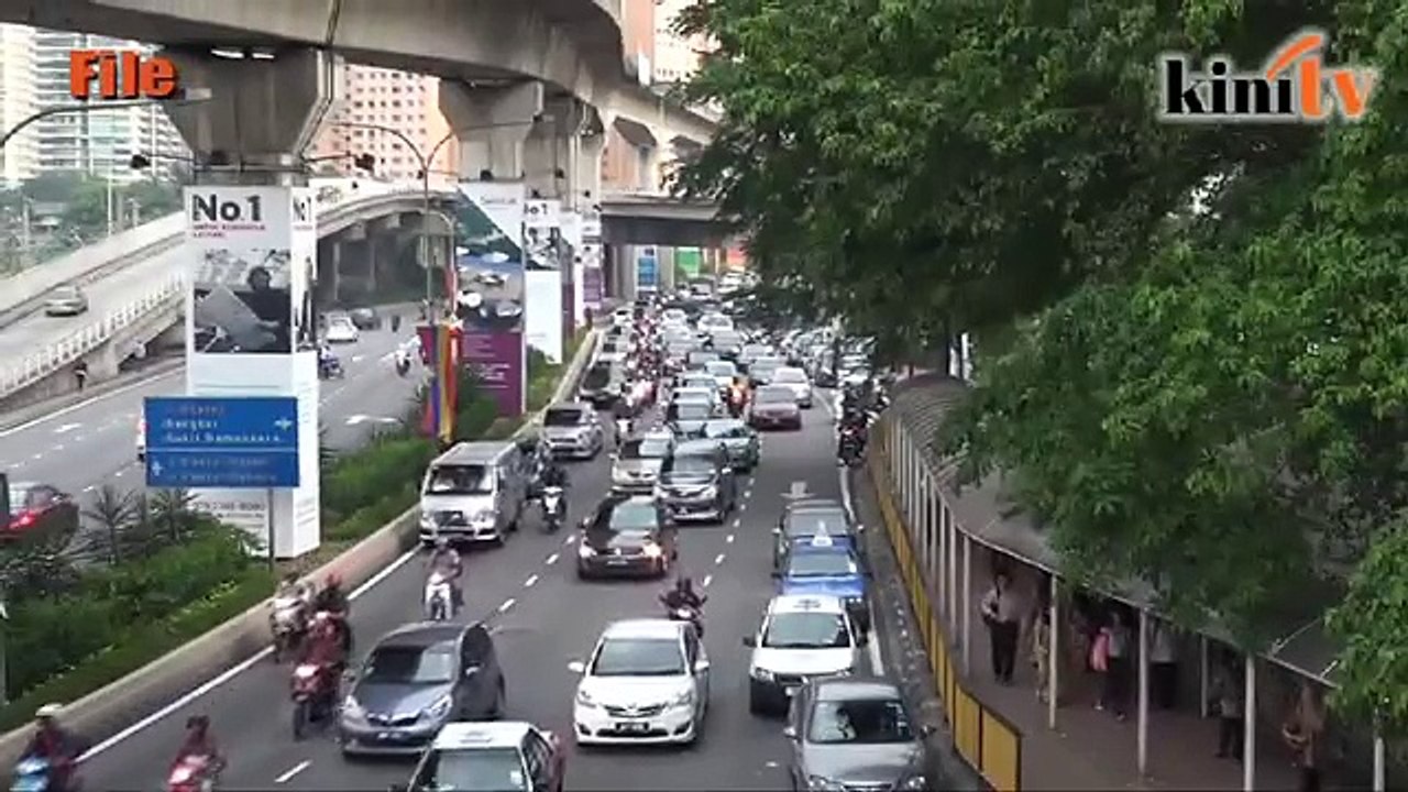 ‘Kereta murah lebih penting dari rakyat menggangur'