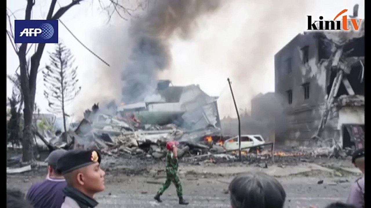 Pesawat tentera terhempas di Medan, 5 terbunuh
