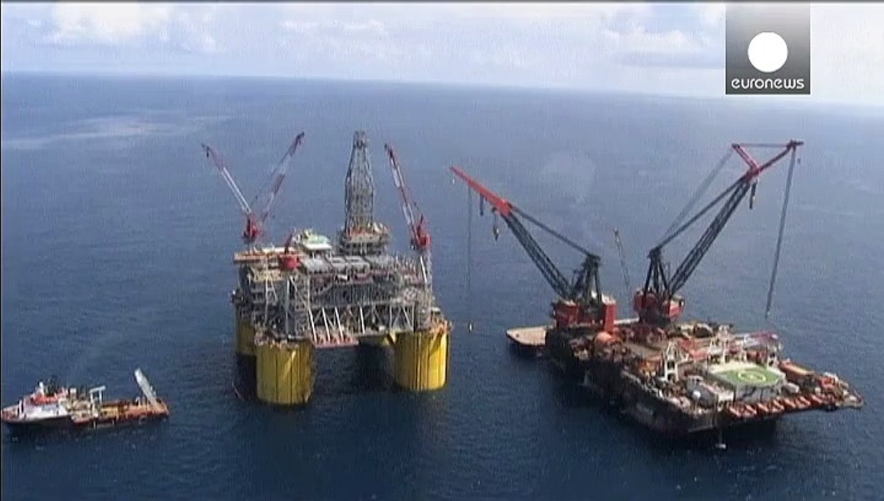 Pétrole : le baril de Brent à moins de 50 dollars