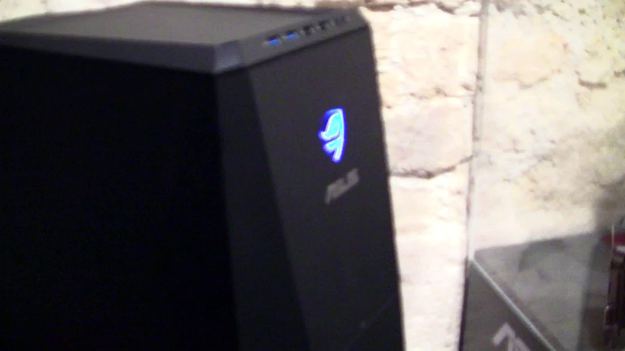 [Cowcot TV] Ouverture porte Asus ROG Titan