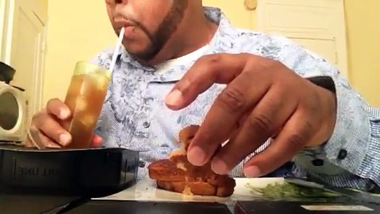 Eating ASMR - Garlic Herb Grilled Cheese and Japanese Noodles