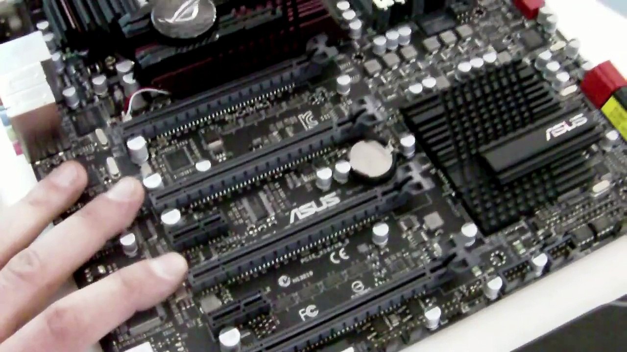 [Cowcot TV] Un peu de Rampage chez Asus