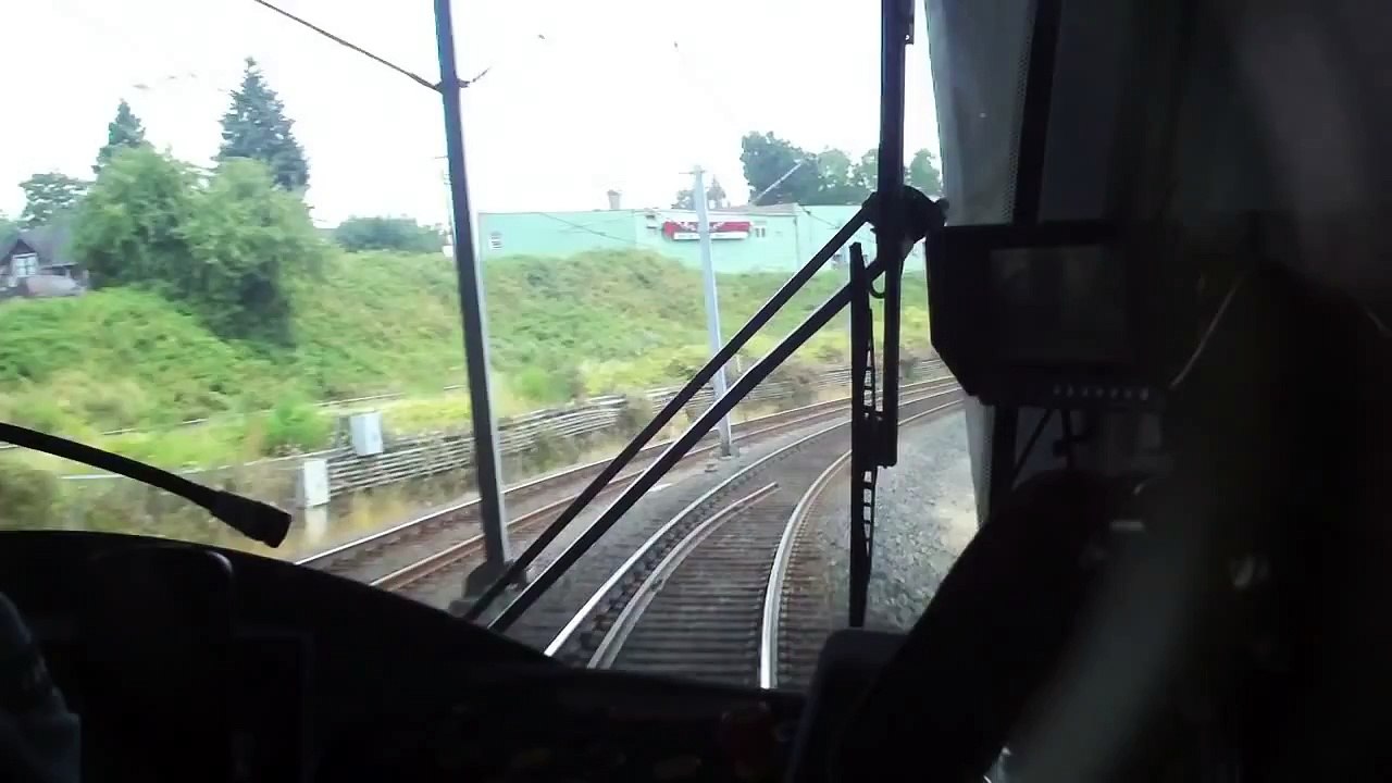 TriMet MAX Ride Front View - Lloyd Center to Gateway TC