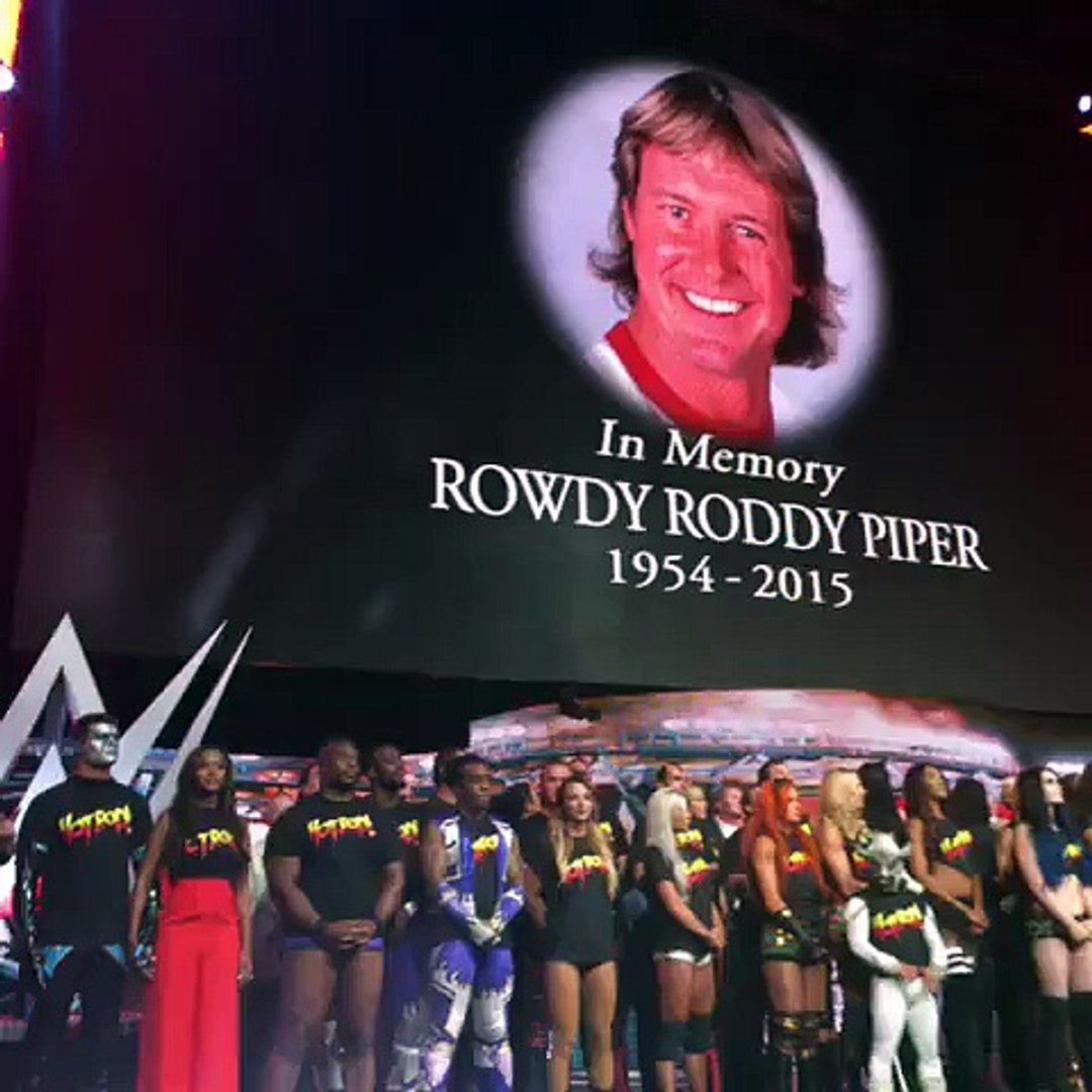 ⁣WWE: todas las superestrellas rindieron homenaje a Roddy Pipper (VIDEO)