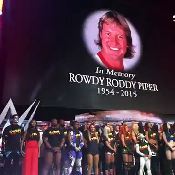 WWE: estrellas rindieron homenaje a fallecido 'Rowdy' Roddy Piper (VIDEO)