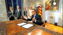 اسپانیا؛ انحلال پارلمان و برگزاری انتخابات پیش از موعد در منطقه کاتالونیا