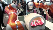 Robôs dominam feira de tecnologia alemã