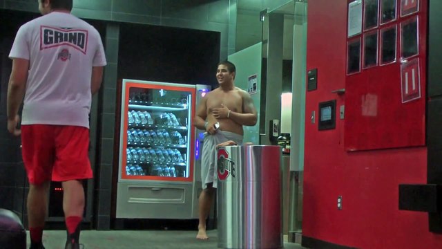 Ohio State players pranked by trash in locker room
