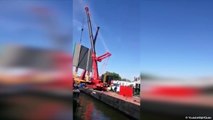 Deux grues de chantier s'effondrent sur des habitations aux Pays-Bas