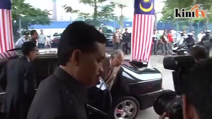 Dr M: Undang-undang menanti Najib bila BN tumbang