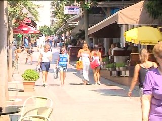 Στην αγορά βγήκαν οι καταναλωτές
