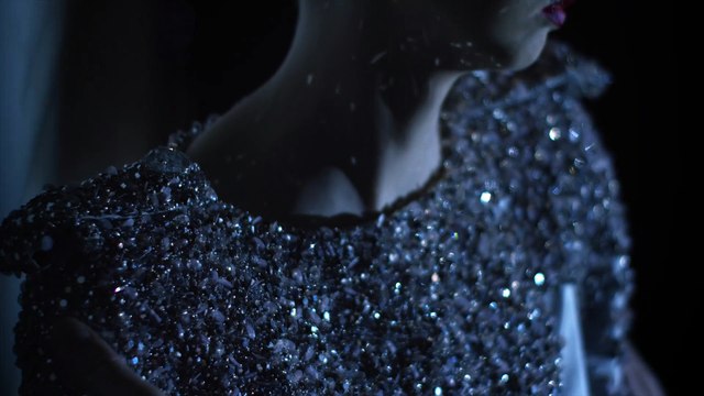 La collection Chanel haute couture automne-hiver 2015-2016 en vidéo