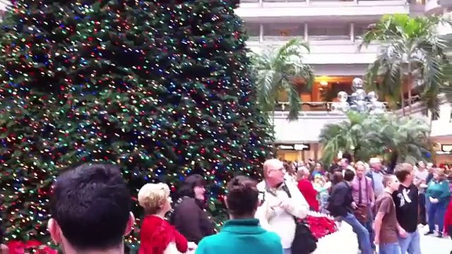 Orlando International Airport Hallelujah Chorus Christmas Flash Mob
