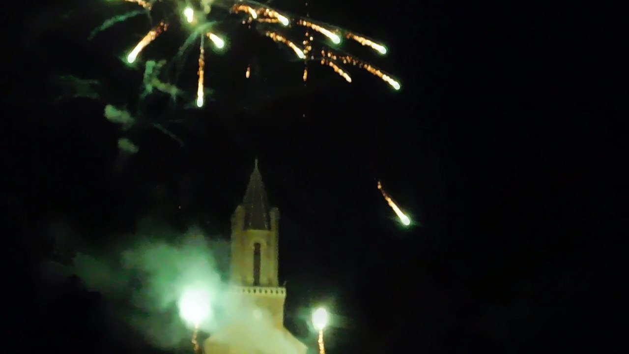 Feux d'artifice à l'eglise N° 2