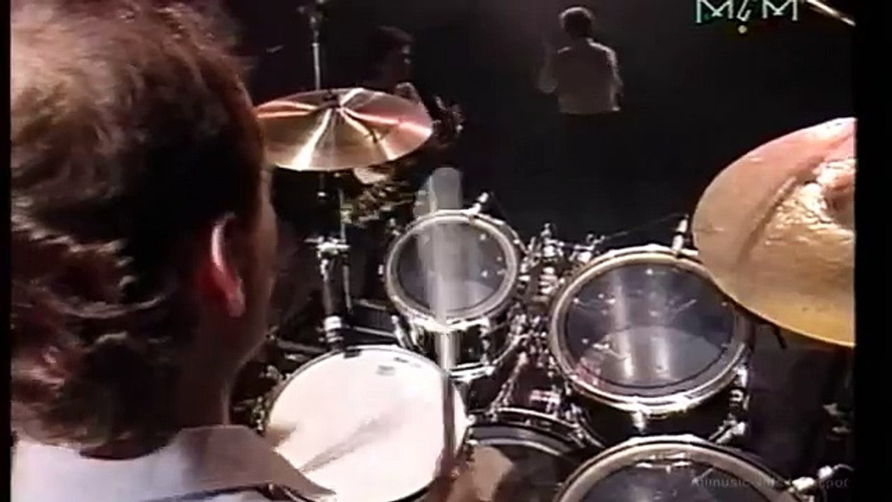 Eddy Mitchell Live - C'est La Vie Mon Cheri ; C'est Un Rocker