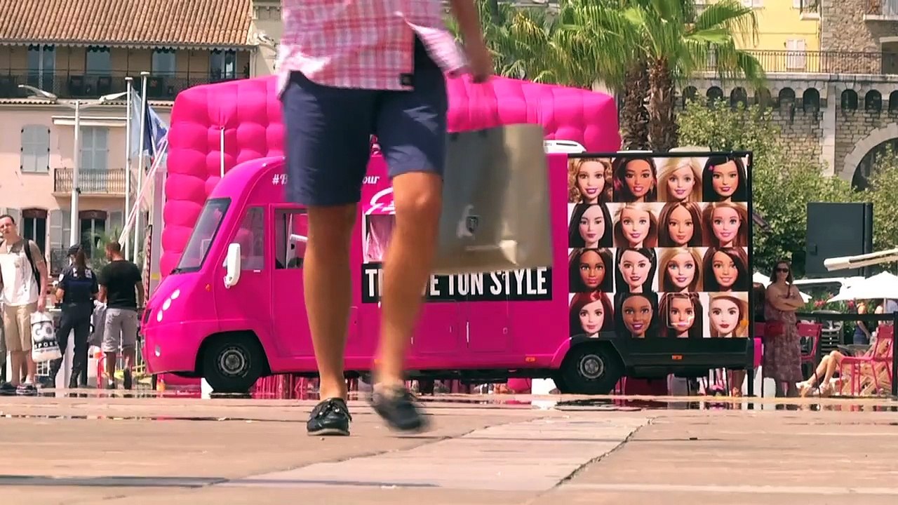 Barbie prend deux jours de vacances à Cannes
