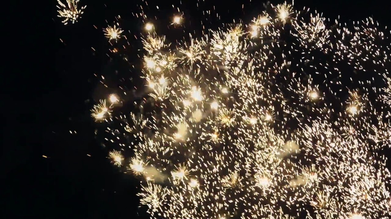 Feux d'artifice à l'eglise N° 5
