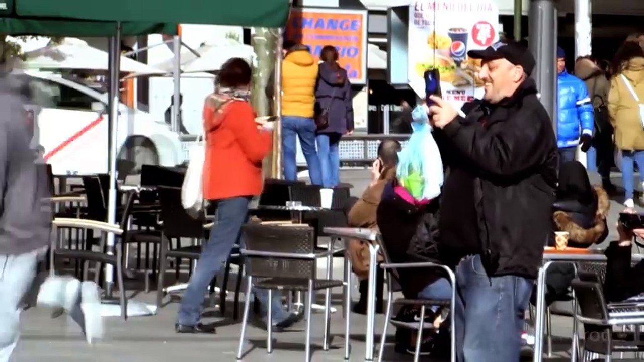 Disguised Cristiano Ronaldo shows off skills on streets of Madrid