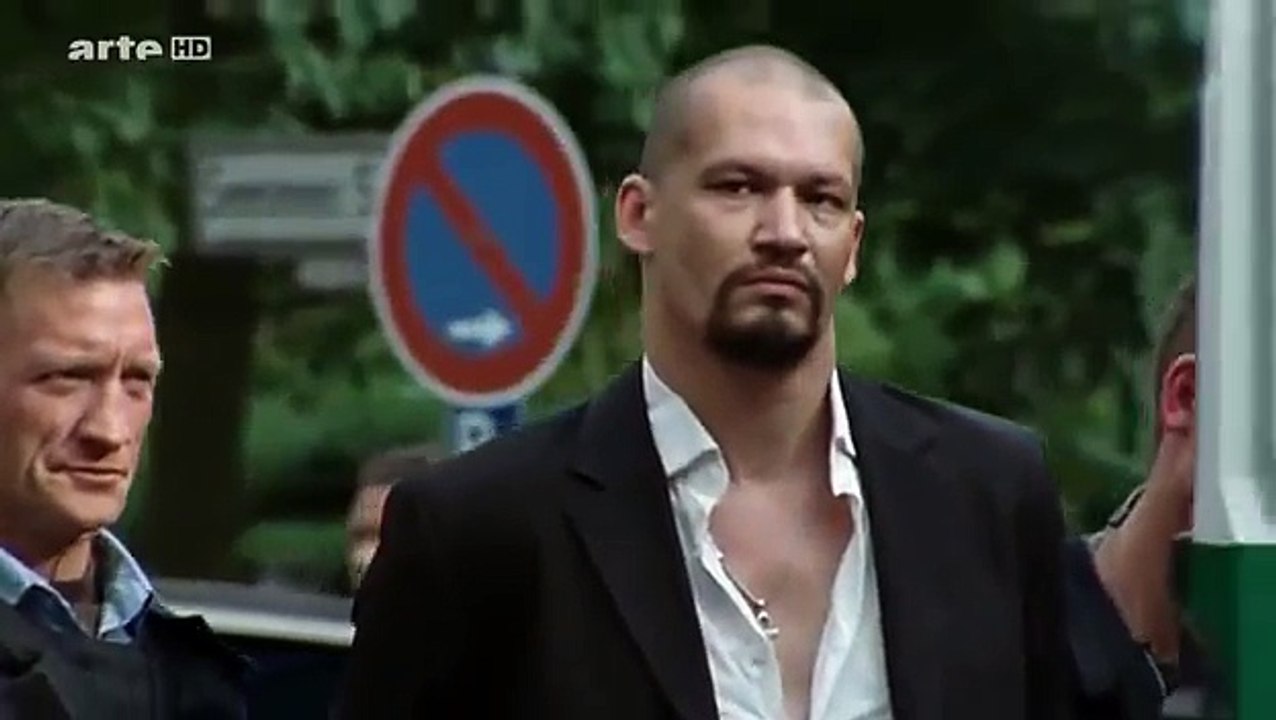 Face au Crime S01E02 Toujours devant