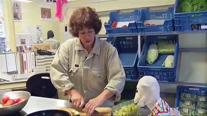 Jock de Aap met Beroep van de maand Apenverzorgster Margret Muller van "Stichting Aap"