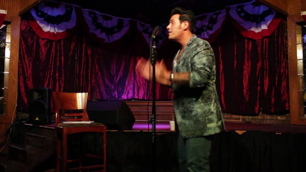 Franz Goovaerts sings 'Elvis medley' Elvis Week 2014