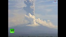 Breaking News - Mexico 'Volcano of Fire' spews huge ash cloud 3 kilometers into the sky