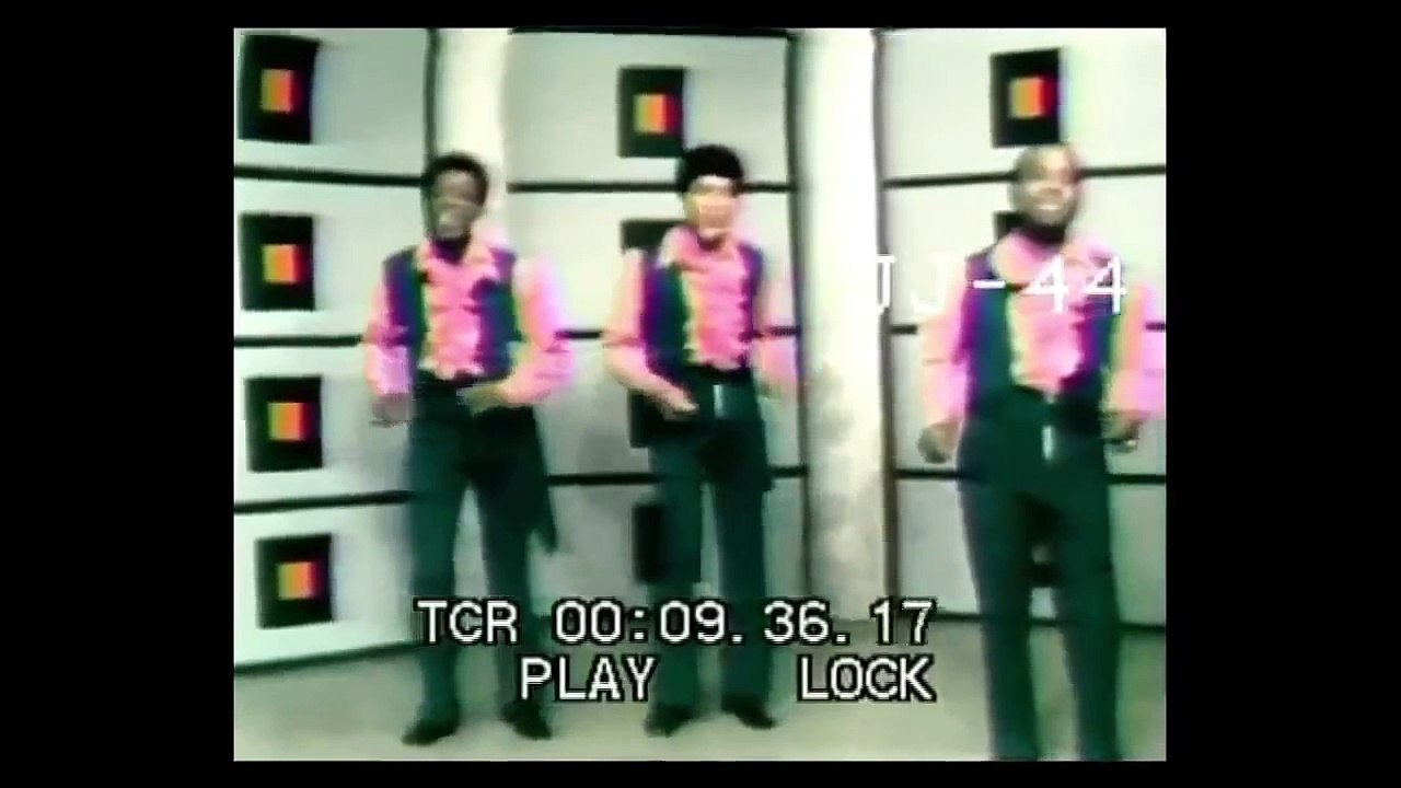 The DRIFTERS ~ "UNDER THE BOARDWALK"  COLOR  1964