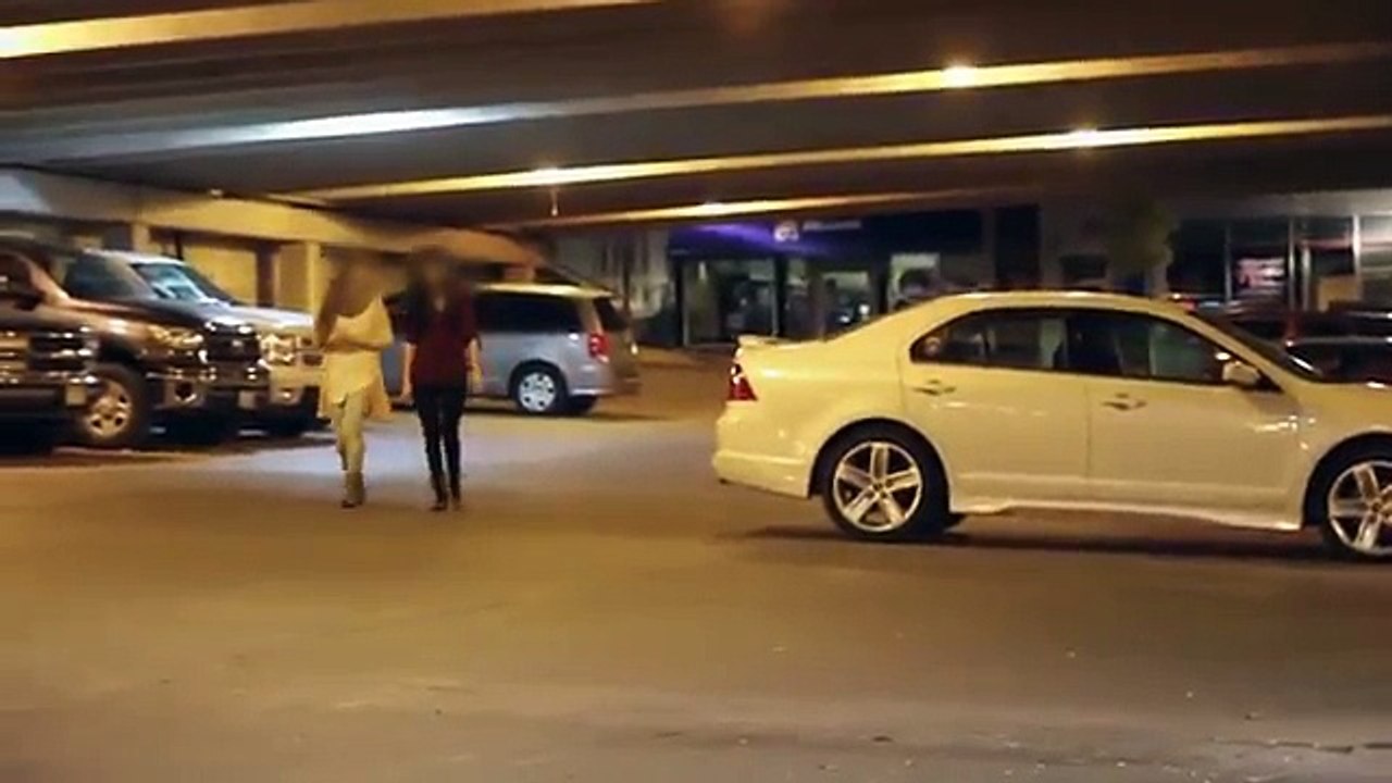 Crazy Killer Scare Prank - Scary Pranks 2015