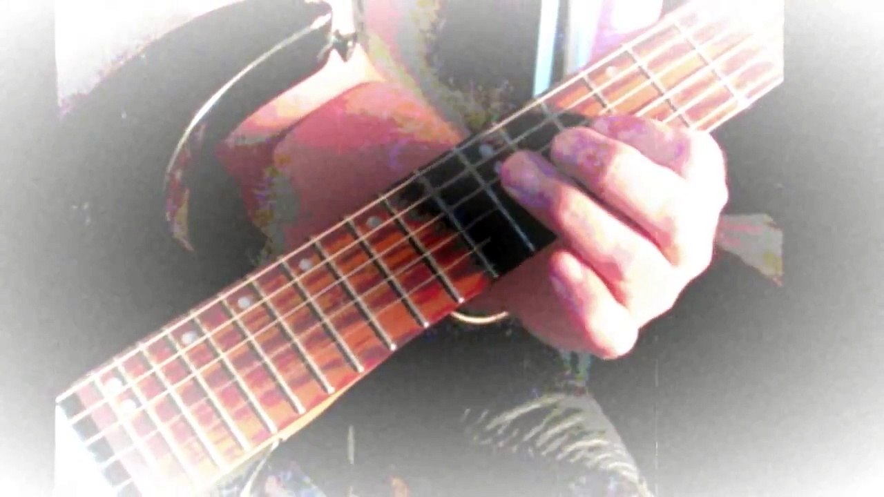 how to play happy birthday on guitar, very easy, playing HAPPY BIRTHDAY on electric guitar