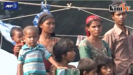 Rintihan migran Rohingya yang terdampar di laut