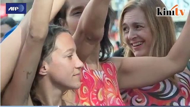 Protes bogel bantah larangan lahirkan anak di rumah