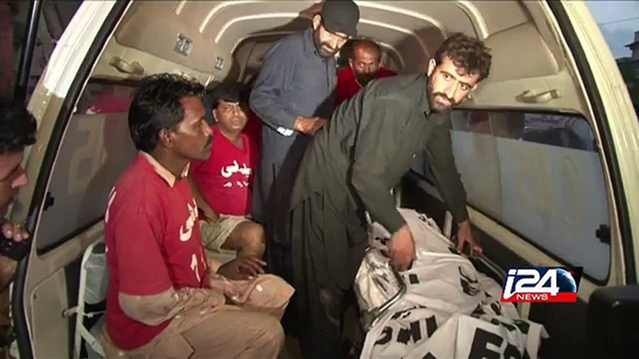 Pakistan defies rights protests to hang 'teen' convict