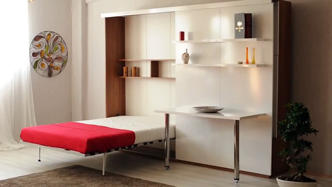 DOUBLE SALOON