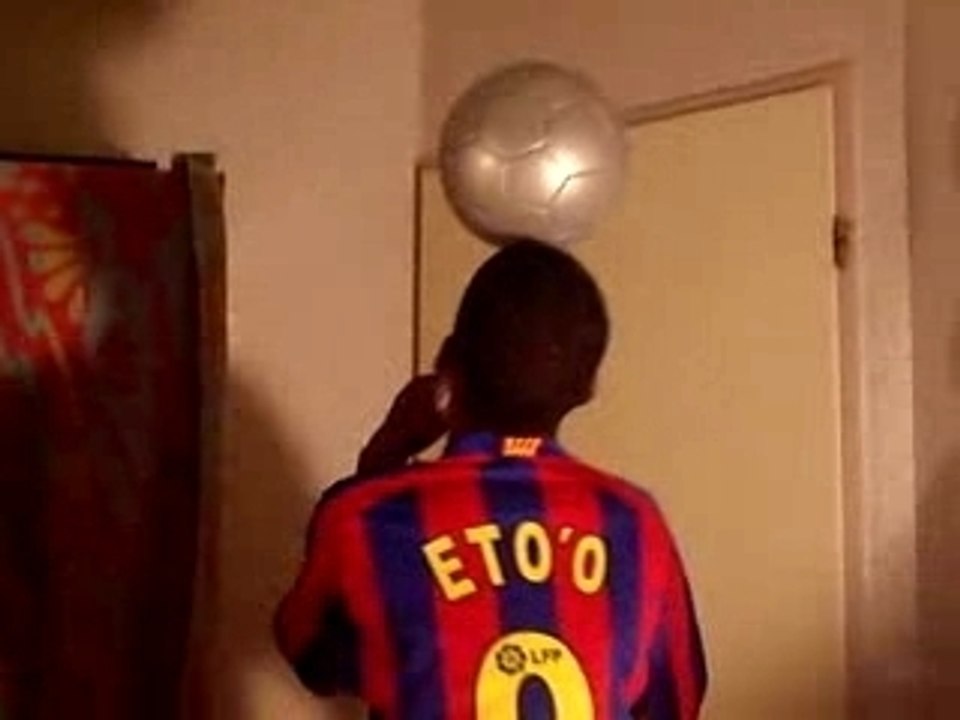 éto'o ki métriz la balle tkt"*