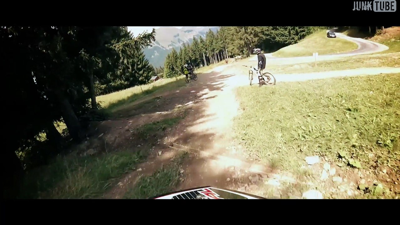 BIKE WARS - shoot and drive fast