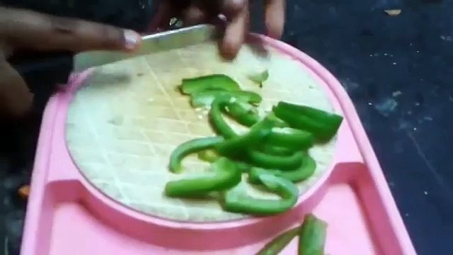 How to cook Crunchy Cheesy Pizza without Oven Homemade Pan Top Hot Veg Pizza - Daily Recipes