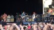 Lenny Kravitz dévoile son entrejambe lors d'un concert