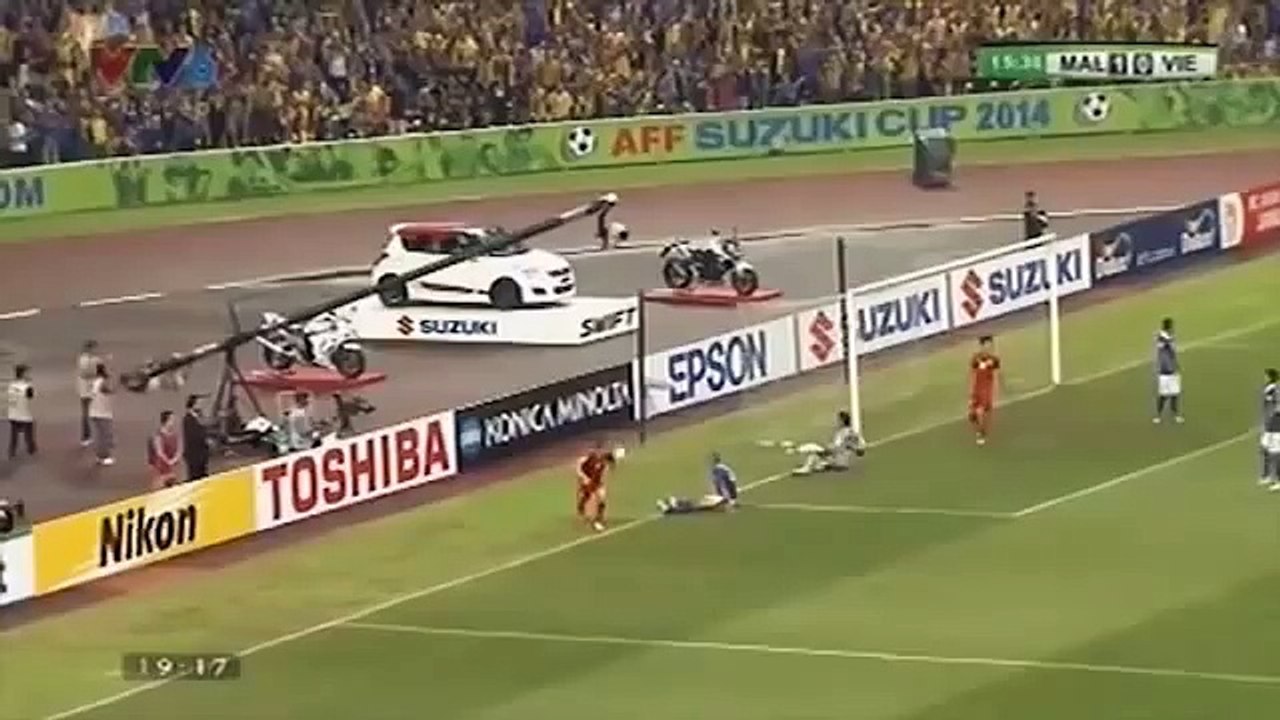 Bán kết AFF Cup 2014: Malaysia 1-2 Việt Nam