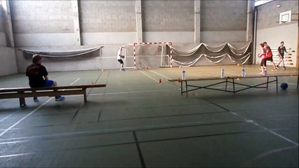 La réception au #dodgeball, c'est coup compte double