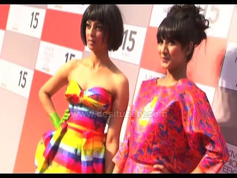 LFW 2015: Soha Ali Khan mesmerises in light pink whereas Radhika Apte stands out in multi-colour