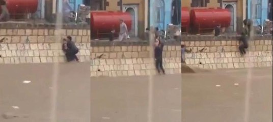 Küçük çocuğu sel sularından böyle kurtardı