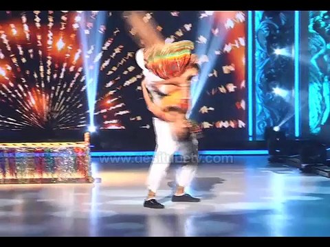 JHALAK DIKHHLA JAA 8- Sanaya Irani As Drunken Dulhan & Ashish Chowdhry As Farmer- Dance Performance